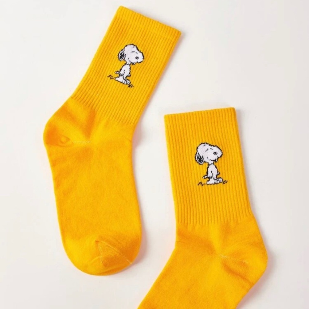 Peanuts cartoon🧦💛